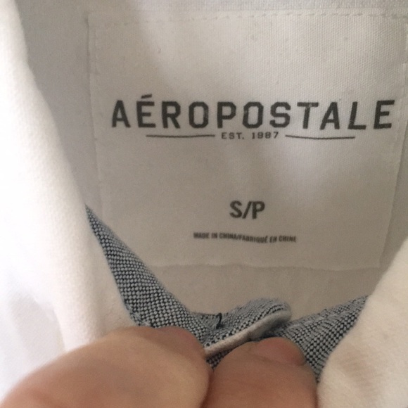 Aeropostale white button down shirt; size small - Picture 4 of 6